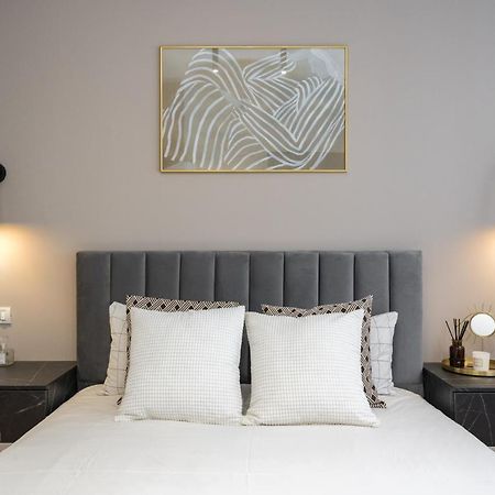 Crystal 3Bdr Apartment In Center บูคาเรสต์ ภายนอก รูปภาพ