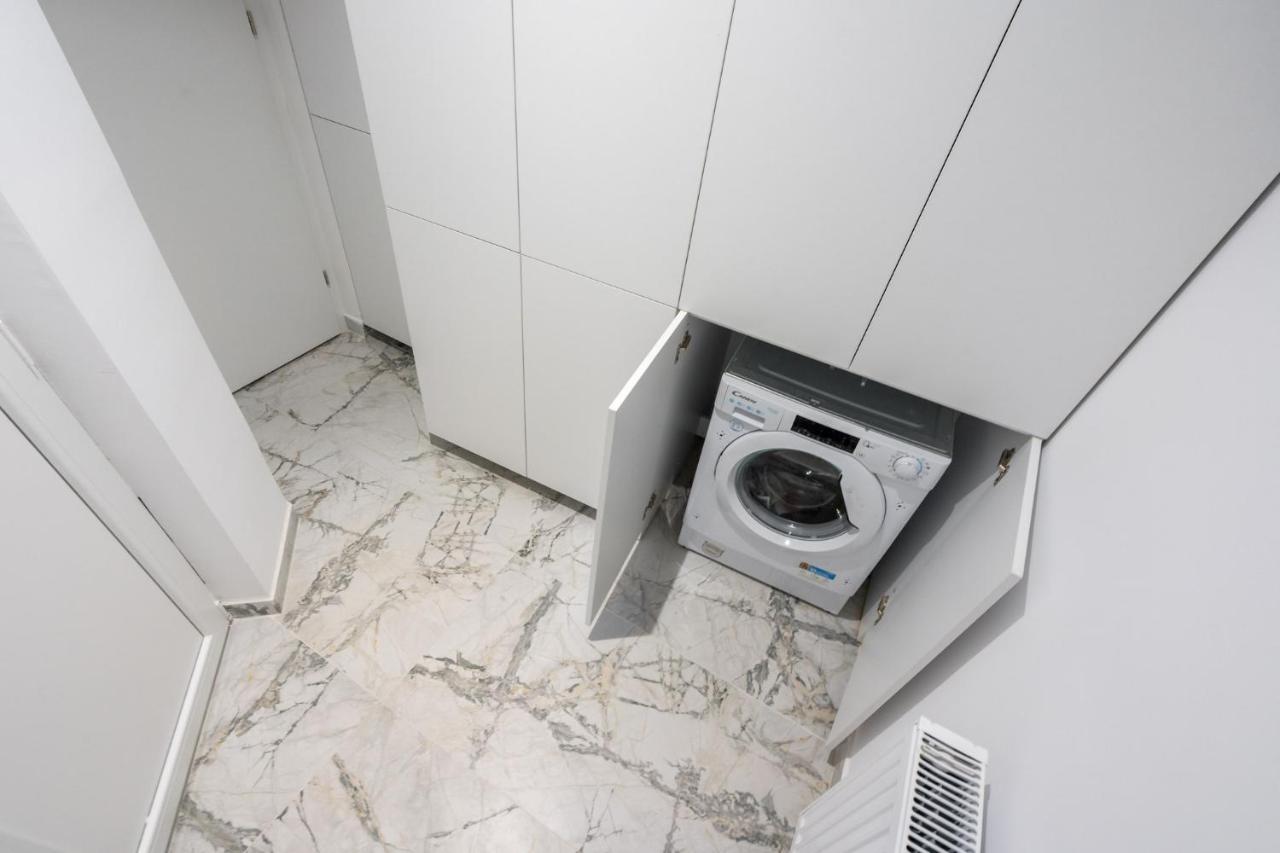 Crystal 3Bdr Apartment In Center บูคาเรสต์ ภายนอก รูปภาพ