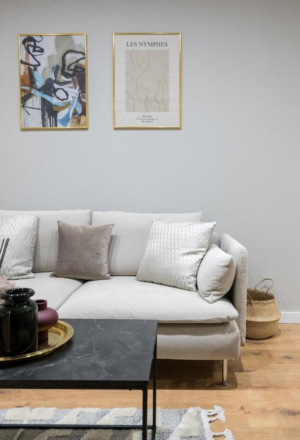 Crystal 3Bdr Apartment In Center บูคาเรสต์ ภายนอก รูปภาพ