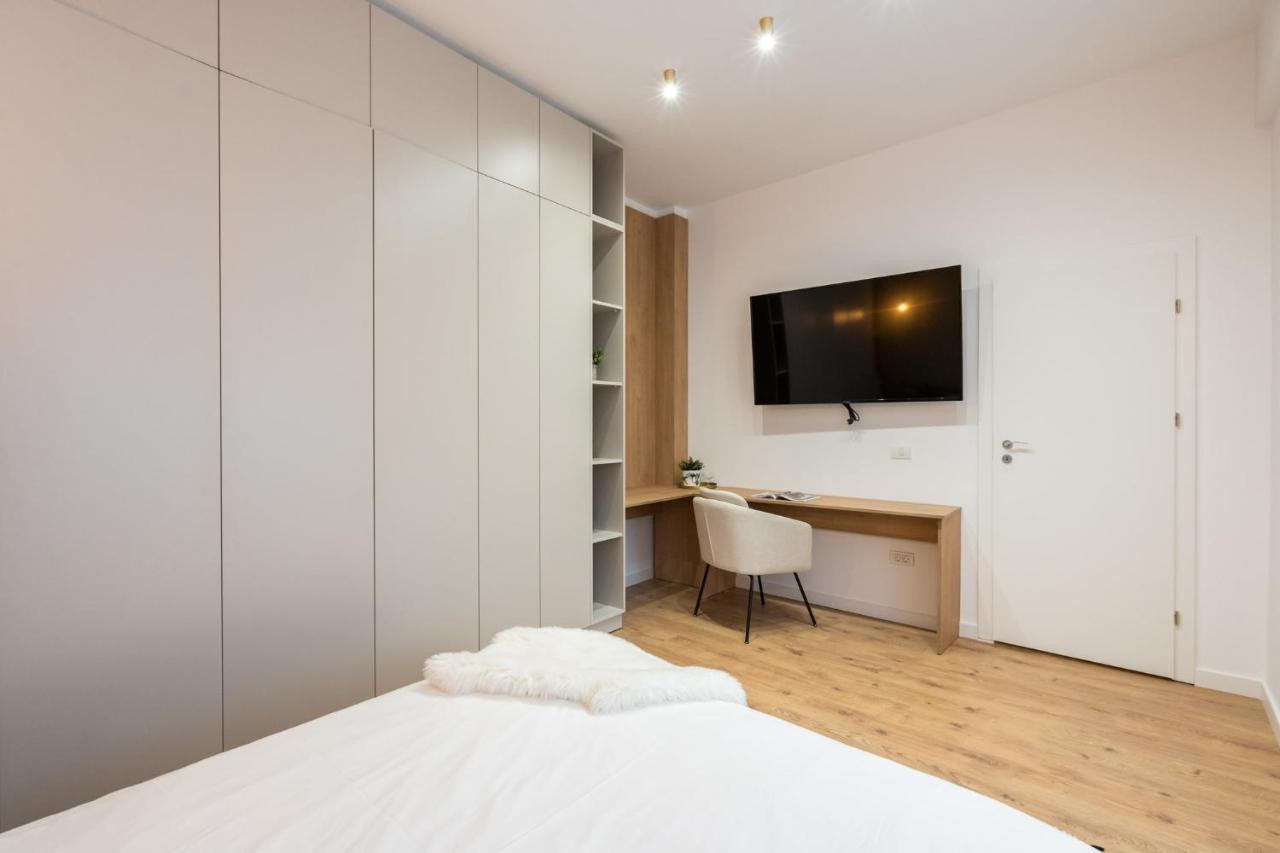 Crystal 3Bdr Apartment In Center บูคาเรสต์ ภายนอก รูปภาพ
