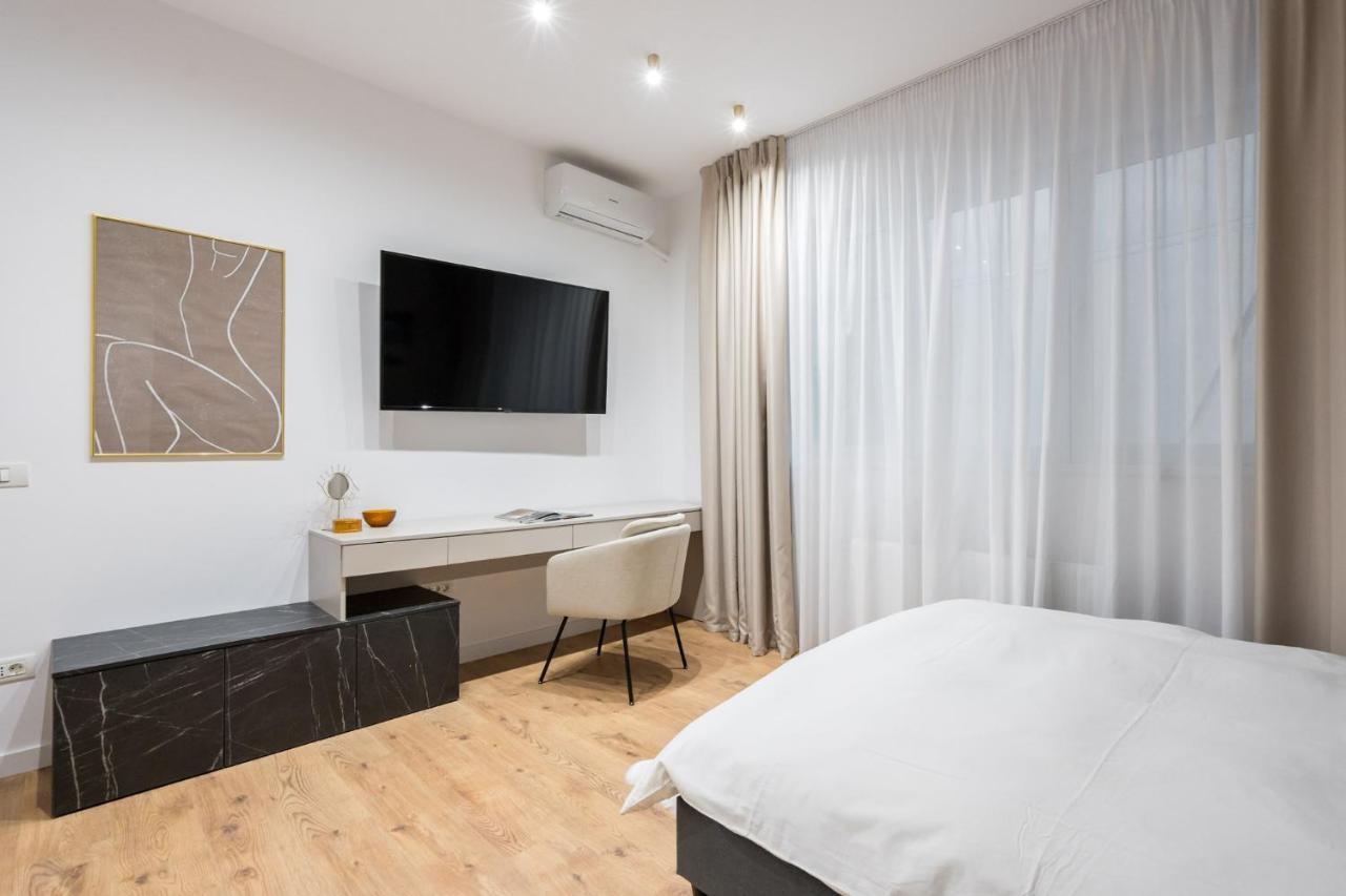 Crystal 3Bdr Apartment In Center บูคาเรสต์ ภายนอก รูปภาพ