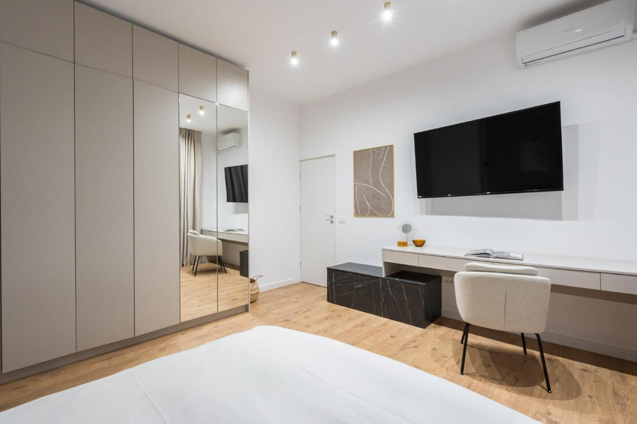 Crystal 3Bdr Apartment In Center บูคาเรสต์ ภายนอก รูปภาพ