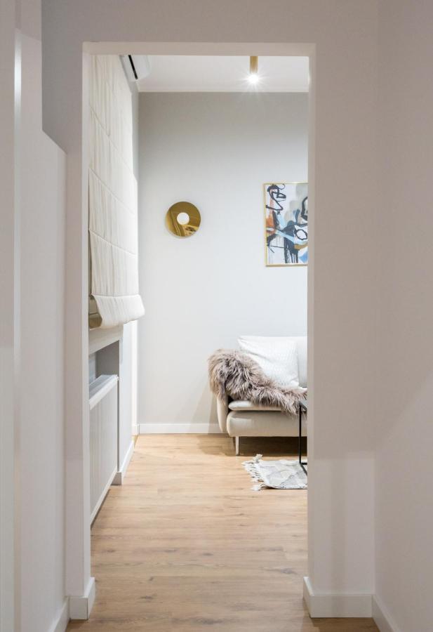 Crystal 3Bdr Apartment In Center บูคาเรสต์ ภายนอก รูปภาพ