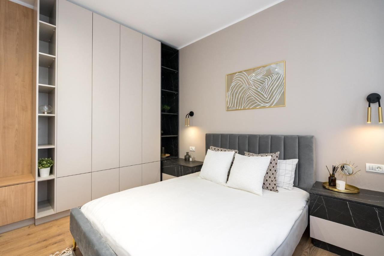 Crystal 3Bdr Apartment In Center บูคาเรสต์ ภายนอก รูปภาพ