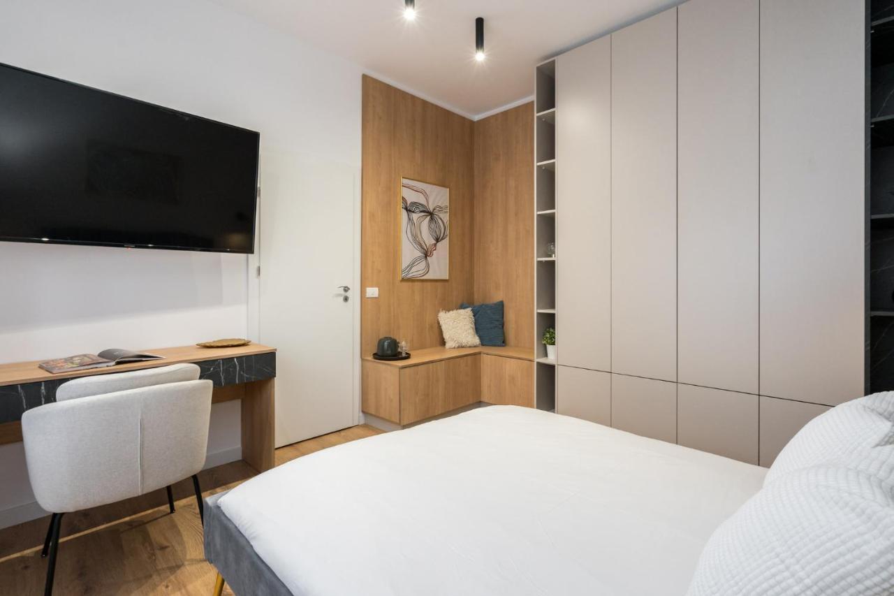 Crystal 3Bdr Apartment In Center บูคาเรสต์ ภายนอก รูปภาพ