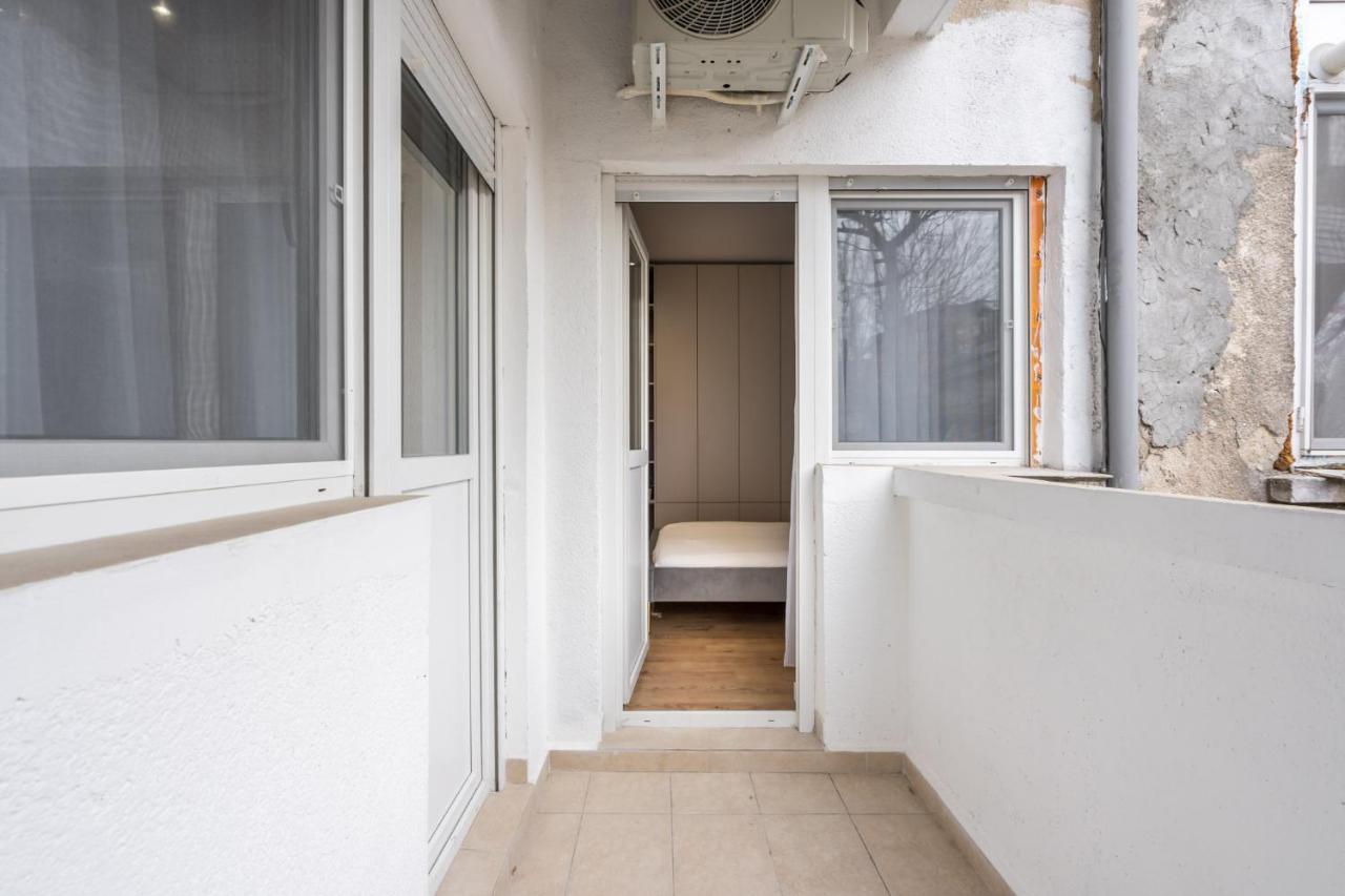 Crystal 3Bdr Apartment In Center บูคาเรสต์ ภายนอก รูปภาพ