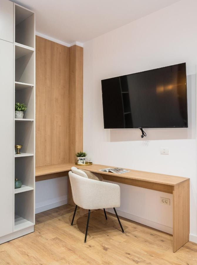 Crystal 3Bdr Apartment In Center บูคาเรสต์ ภายนอก รูปภาพ