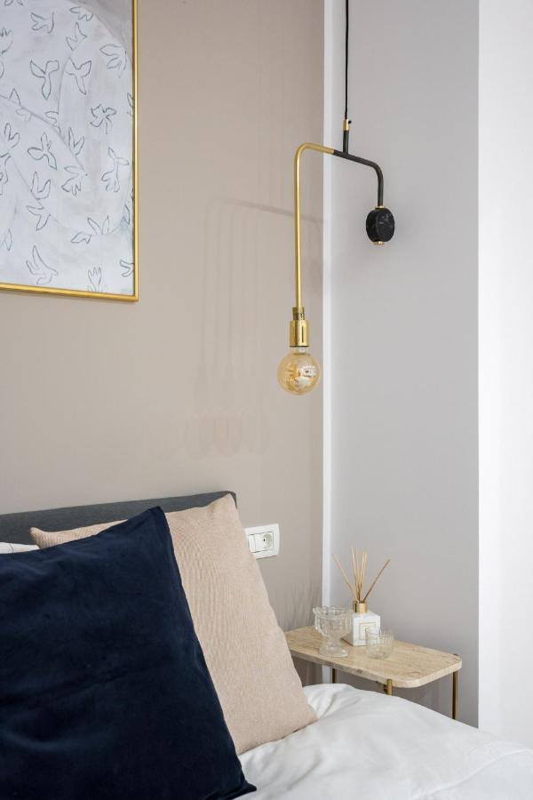 Crystal 3Bdr Apartment In Center บูคาเรสต์ ภายนอก รูปภาพ